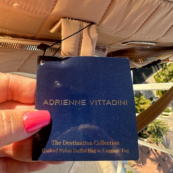 NWT Adrienne Vitadini Tan Quilted Nylon Duffle Bag for Travel - Picture 5 of 10